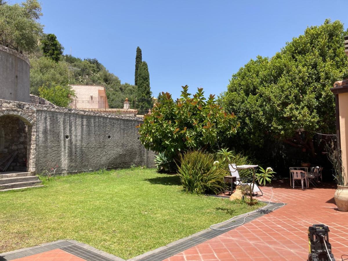 A Mari Villa Taormina Luaran gambar